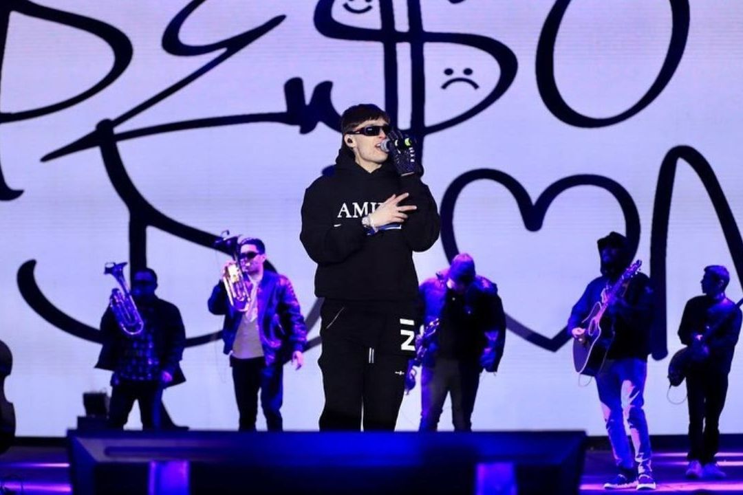 La canción "El Azul" de Peso Pluma y Junior H está inspirada en el Chapo Guzmán
