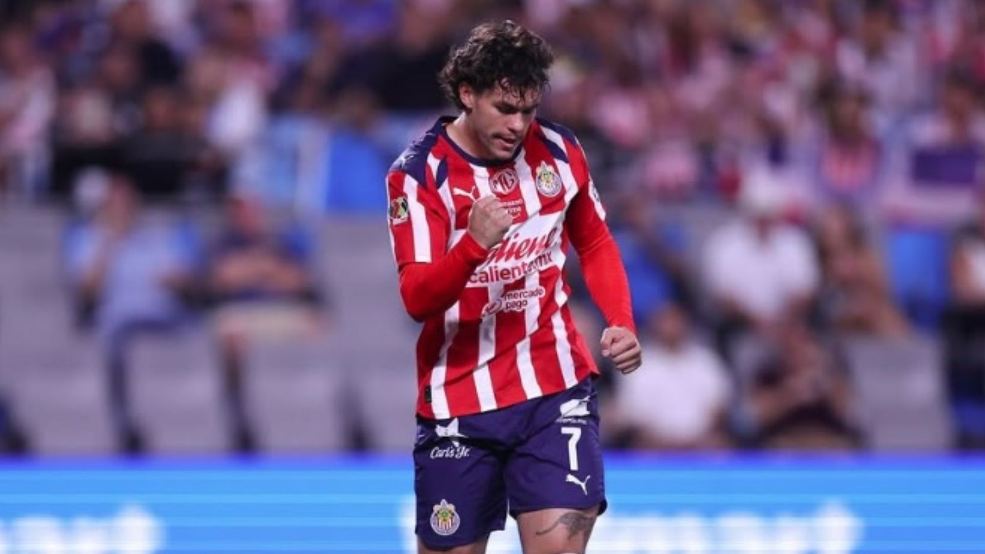 Cade Cowell no logró consolidarse en el esquema del entrenador Gabriel Milito, que busca reforzar el ataque de las Chivas.