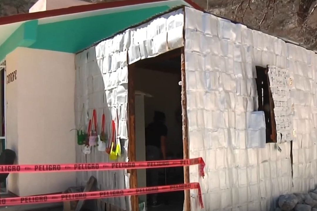 Educación sin Obstáculos, Construyen Salón con Cartones