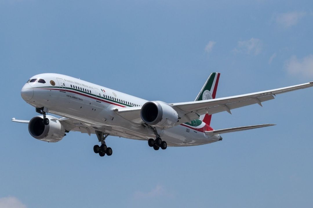 AMLO anuncia posible acuerdo para venta del avión presidencial
