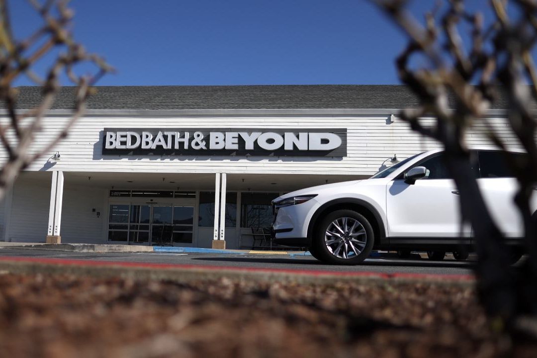 La cadena estadounidense de artículos de hogar y decoración Bed Bath & Beyond se declaró este domingo en bancarrota