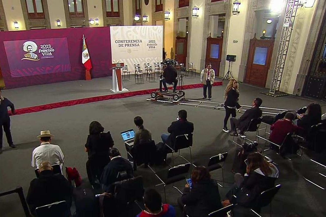 Adán Augusto López preside la conferencia mañanera mientras López Obrador se recupera
