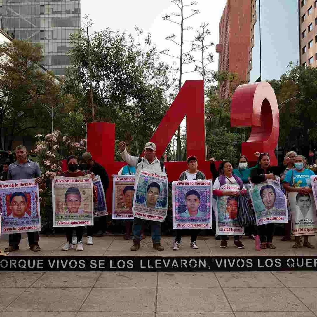 Marcha por normalistas de Ayotzinapa en la CDMX