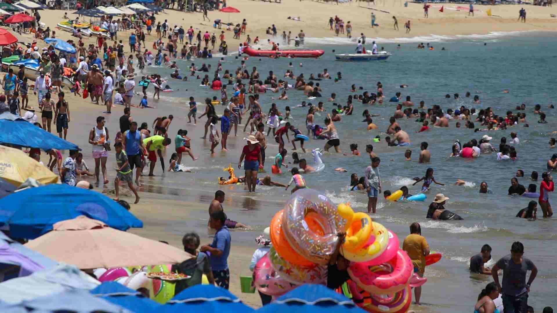 Turistas en el puerto de Acapulco