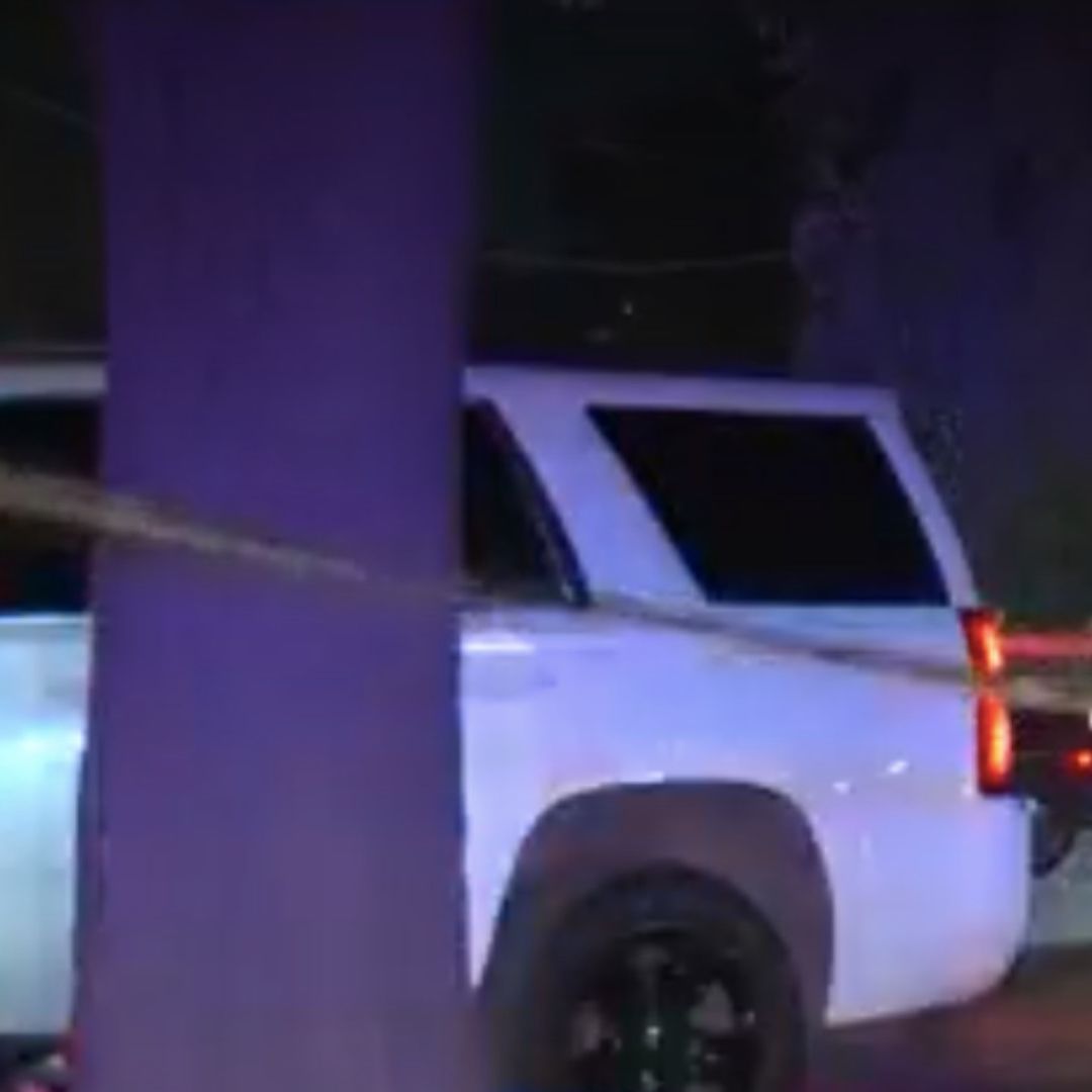 Camioneta blindada atropella a hombre en Monterrey