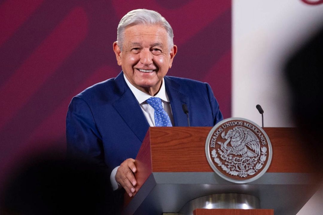 AMLO reaparece en la conferencia mañanera tras superar el covid