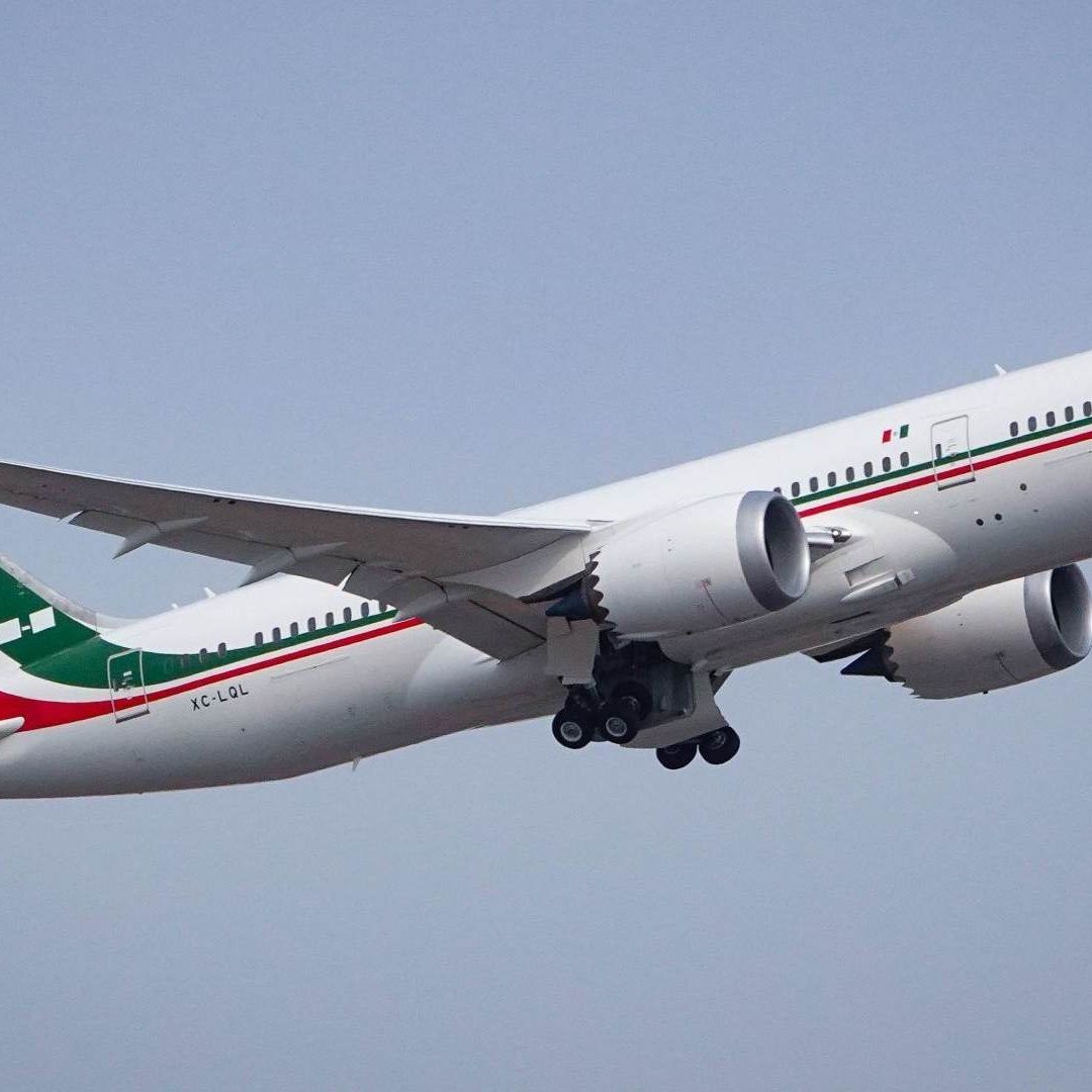 Avión presidencial vuela hacia Tayikistán