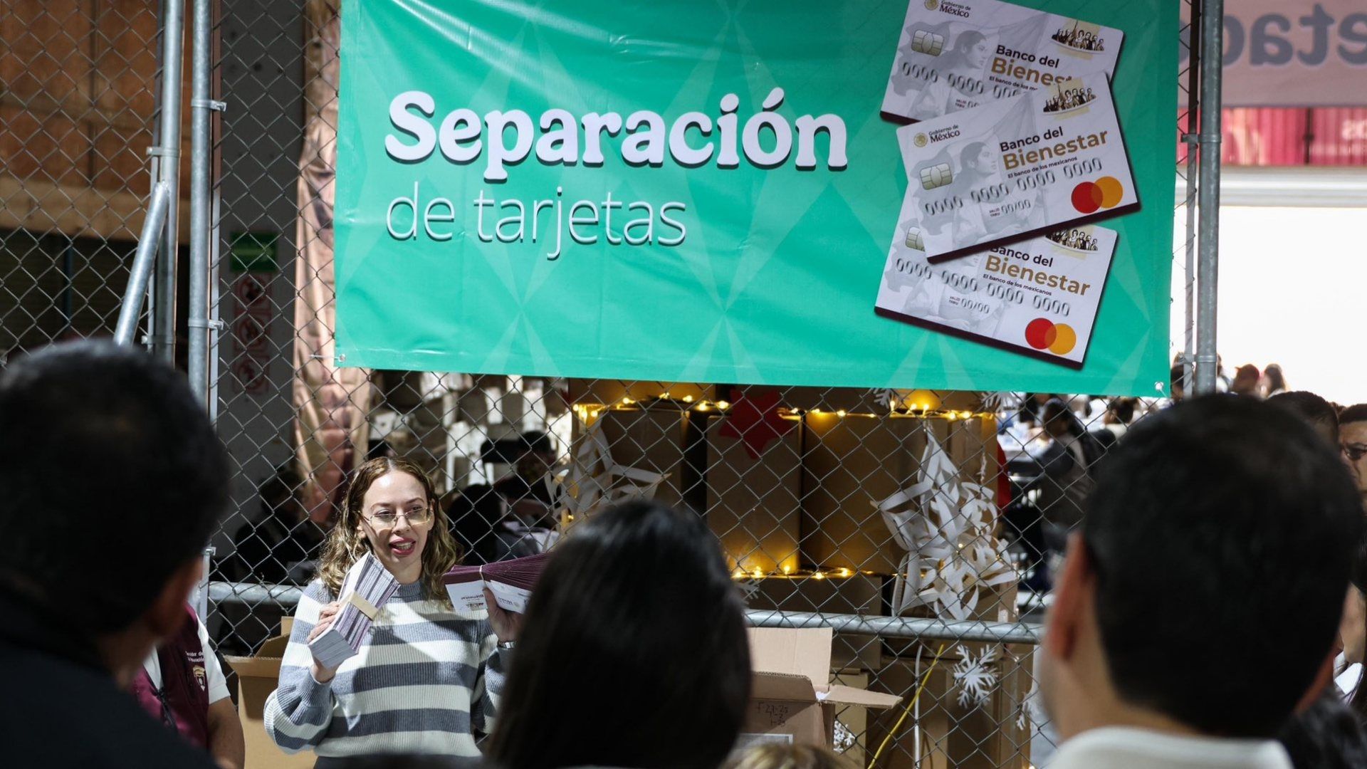 Bienestar dio un aviso por la entrega de tarjetas