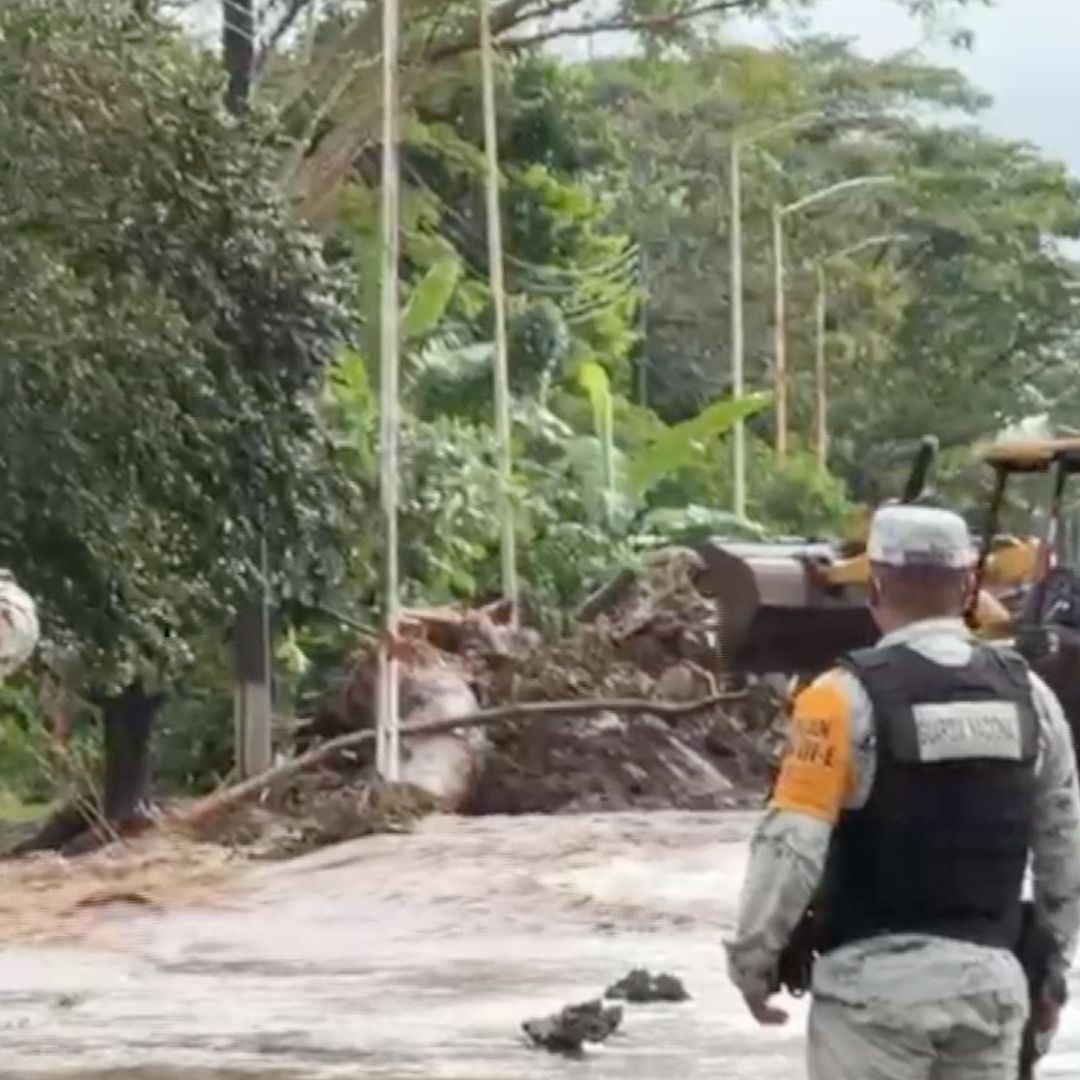 El río La Palma desbordó en la congregación que lleva su nombre en el municipio de Catemaco. El desbordamiento ya cumplió 24 horas.