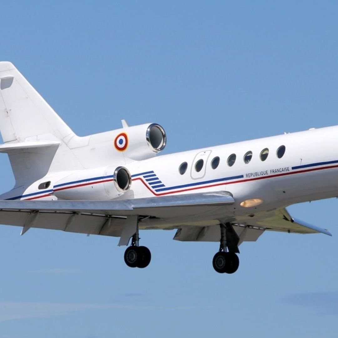 Las circunstancias específicas que llevaron a la pérdida de contacto con el avión no han sido detalladas.