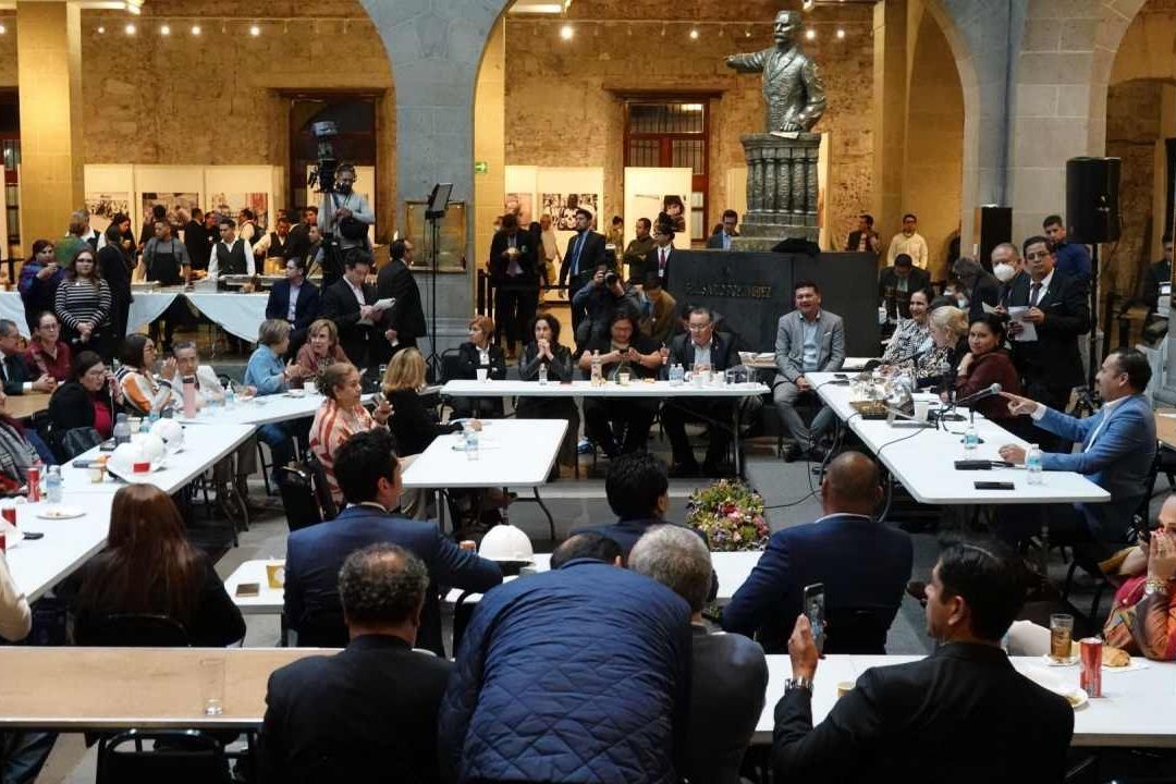 AMLO defendió a senadores que aprobaron varias iniciativas de ley el pasado sábado