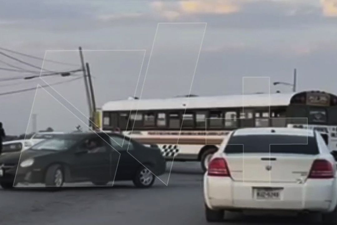 Matamoros, bajo bloqueos y quema de llantas