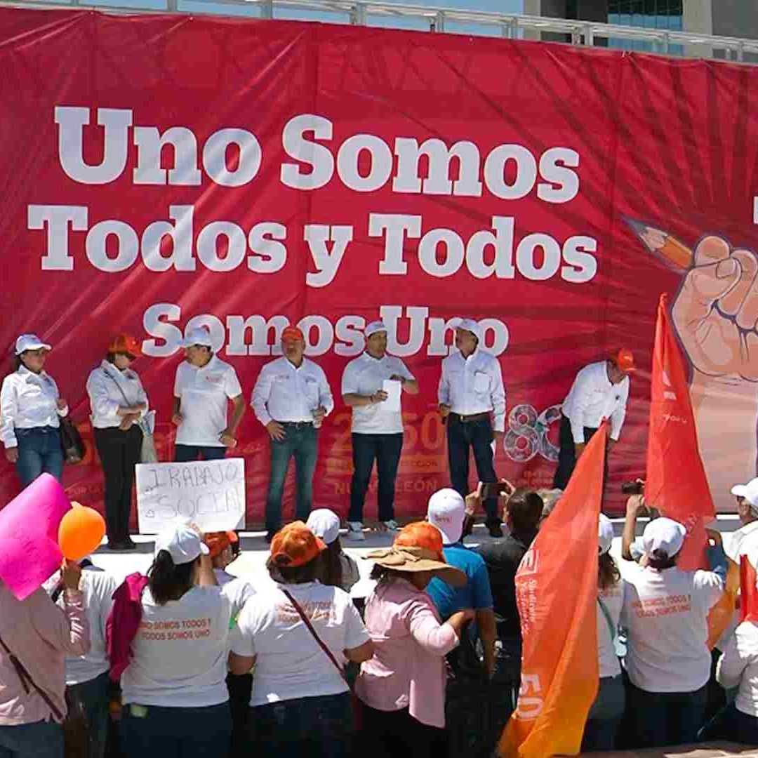 Maestros se Manifiestan Pacíficamente por Mejores Condiciones Laborales