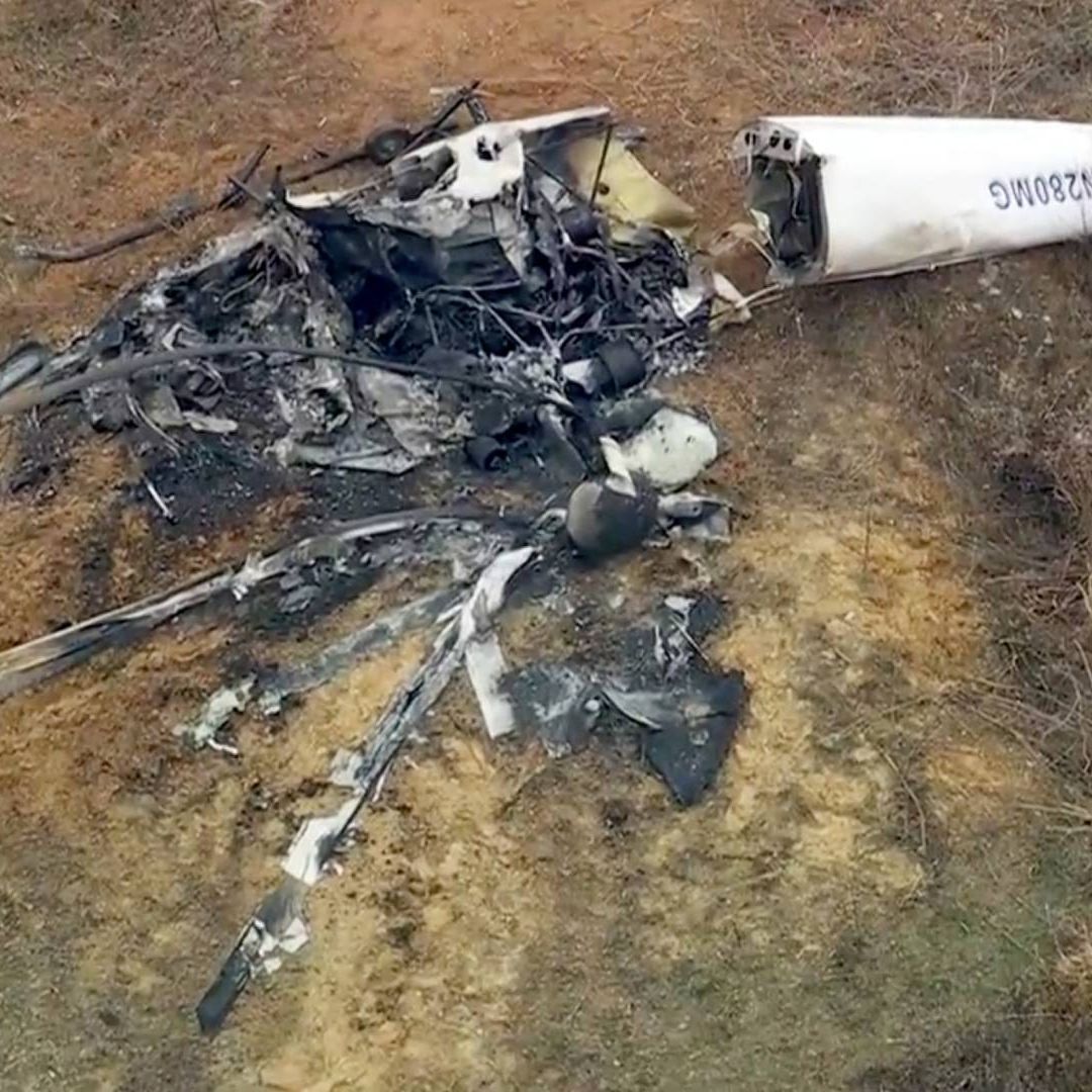 En el video se registra cómo la aeronave descendiendo rápidamente.
