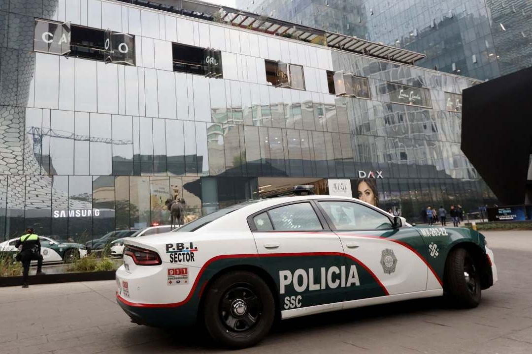 Las investigaciones por el asesinato de un hombre en Plaza Carso, en Polanco, Ciudad de México (CDMX), revelaron un posible ajuste de cuentas entre narcotraficantes