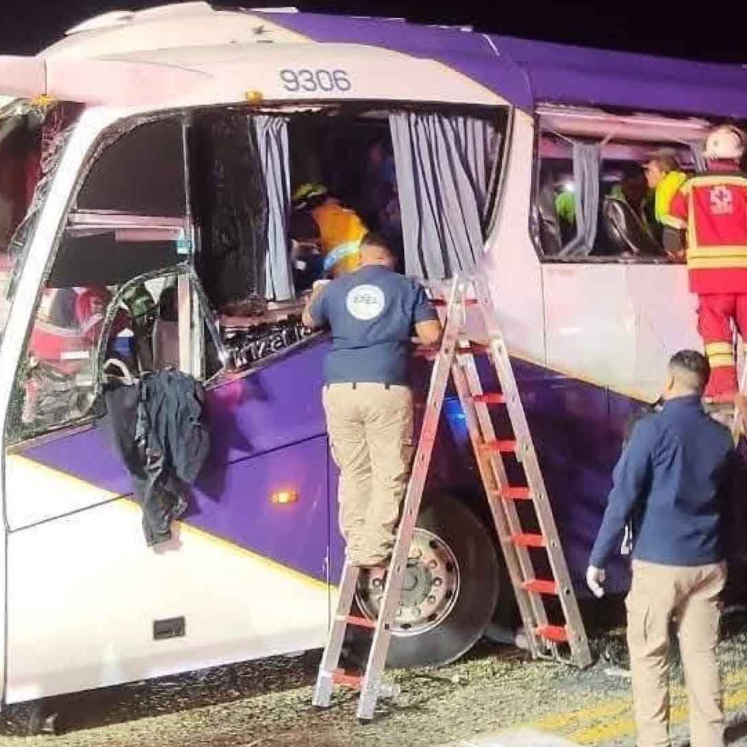 Dos Muertos y 35 Lesionados en Accidente Entre Autobús y Tráiler en Tamaulipas; Iban a Veracruz