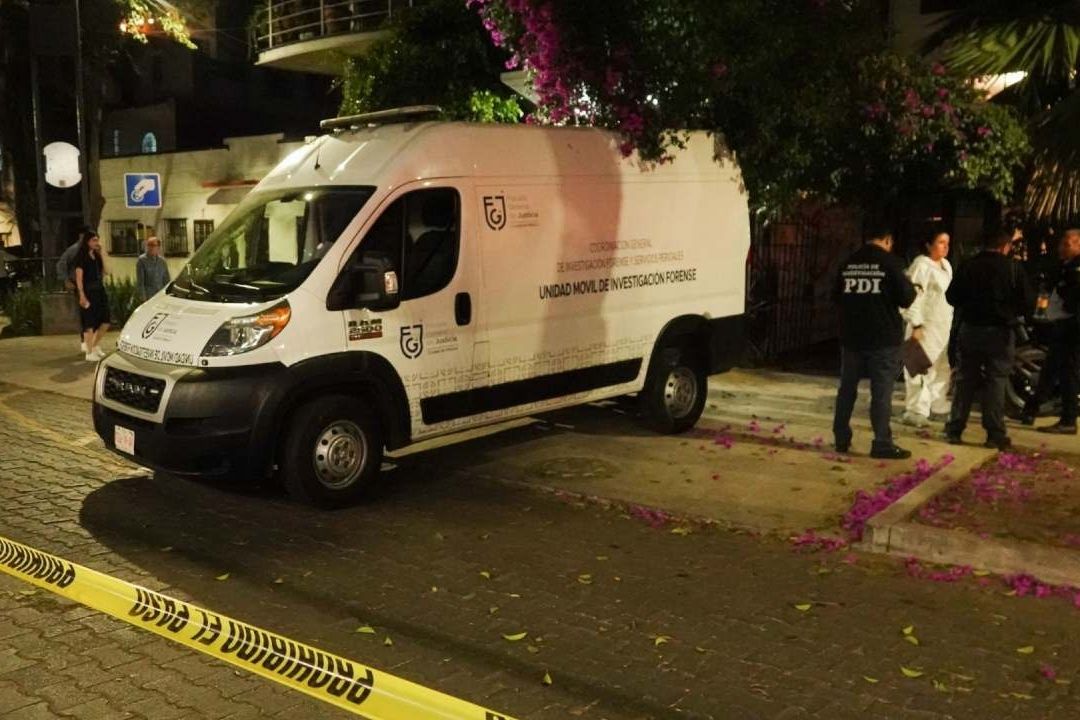 Aspectos del lugar dónde fue asesinado el influencer, Kevin Kaletry, en la colonia Hipódromo Condesa, CDMX