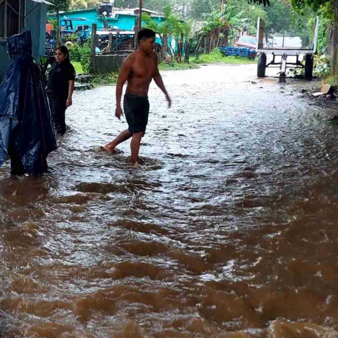 Río La Palma se Desborda de Nuevo Afecta Viviendas en Catemaco Veracruz