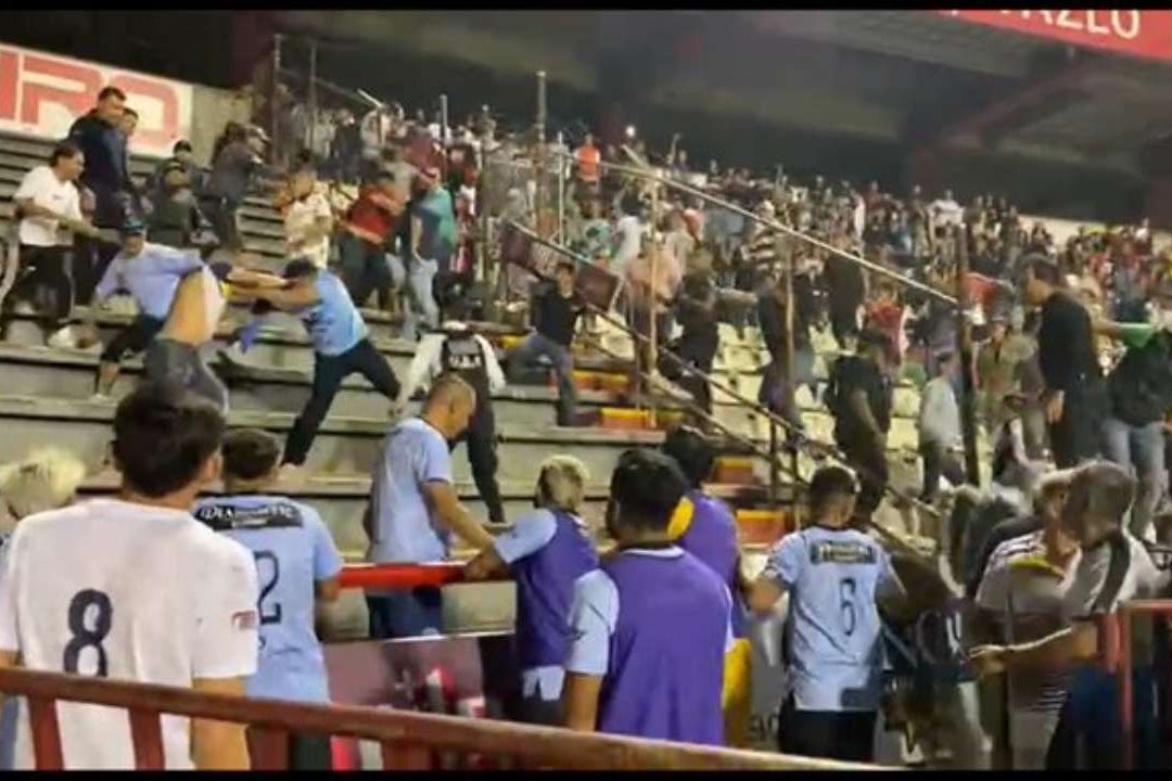 Los hechos ocurrieron durante la final de ida de la Liga Premier entre aficionados de los Tuzos de la Universidad Autónoma de Zacatecas y las Jaibas Bravas de Tampico-Madero
