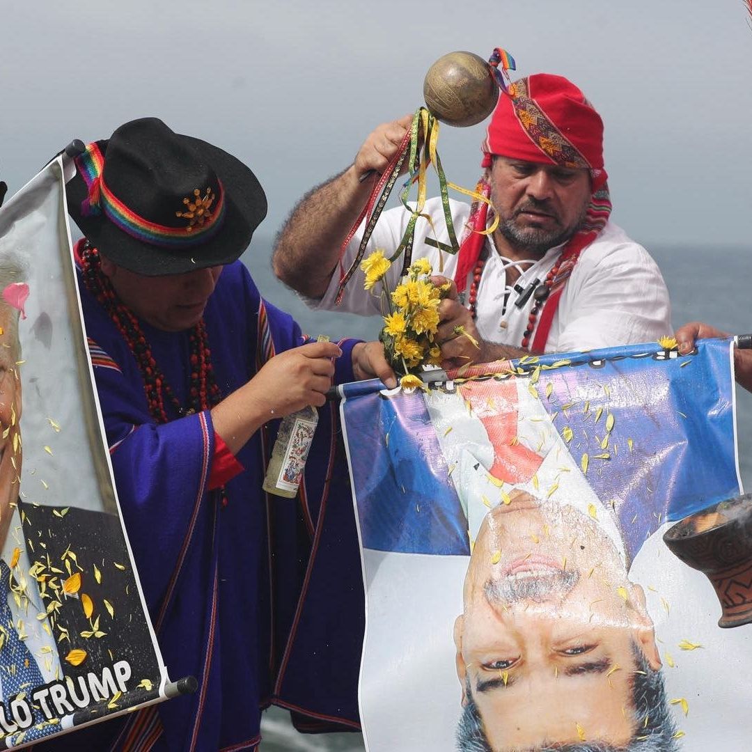 Brujos de Perú vaticinan caída del régimen de Maduro y enfermedad de Trump en 2026