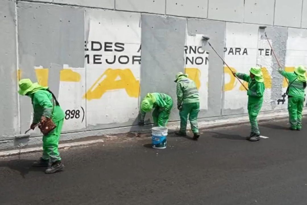 Limpian Propaganda de "Corcholatas" en CDMX