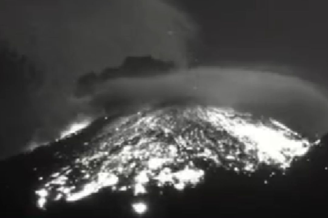 Sorprende Fuerte Explosión del Volcán Popocatépetl
