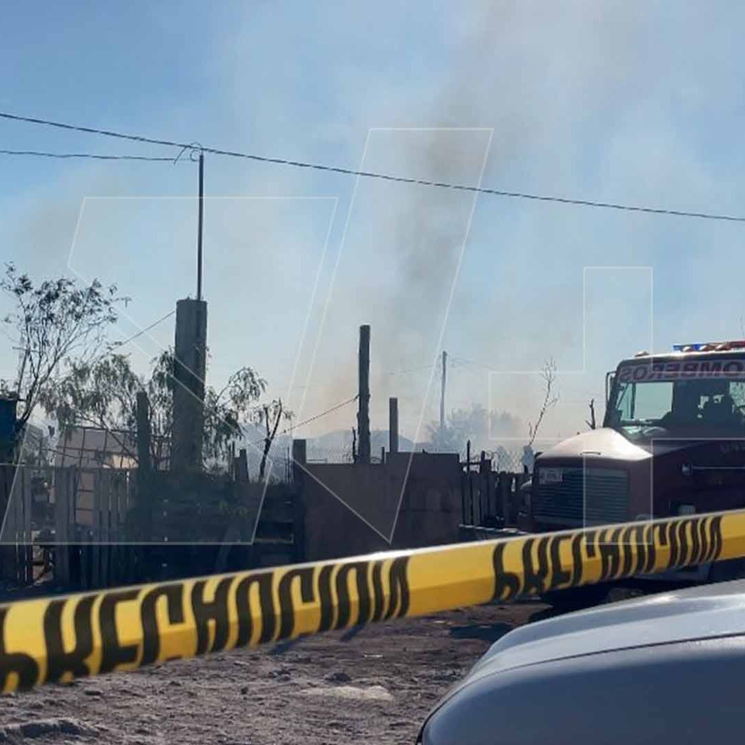 Fuerte Incendio se Propaga a Tres Casas de Madera en Colonia de Matamoros