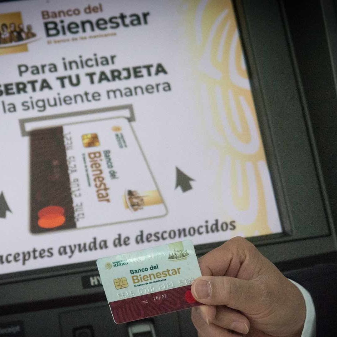 La Pensión del Bienestar es un apoyo económico de 4 mil 800 pesos que se deposita en la tarjeta