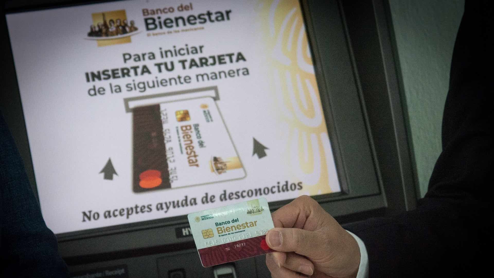 La Pensión del Bienestar es un apoyo económico de 4 mil 800 pesos que se deposita en la tarjeta
