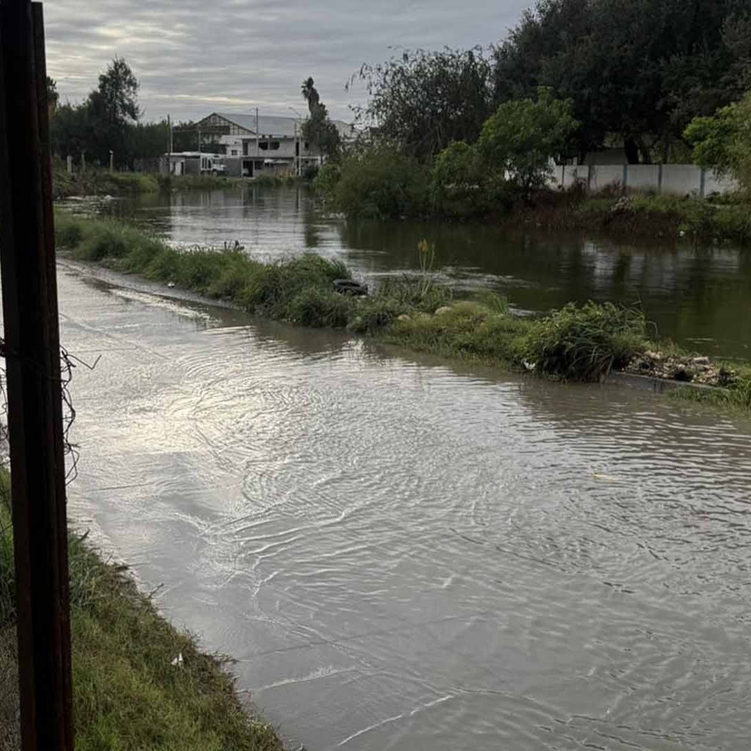 Protección Civil Monitorea Desbordamiento Parcial del Canal Rodhe en Reynosa