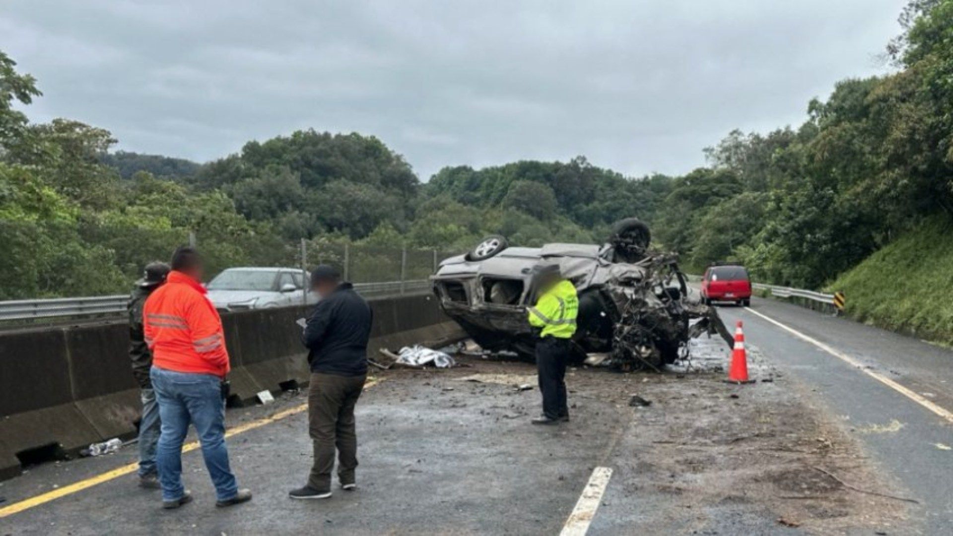 Dos Muertos por Volcadura Camioneta Carretera Tulancingo Tihuatlán México Tuxpan Puebla