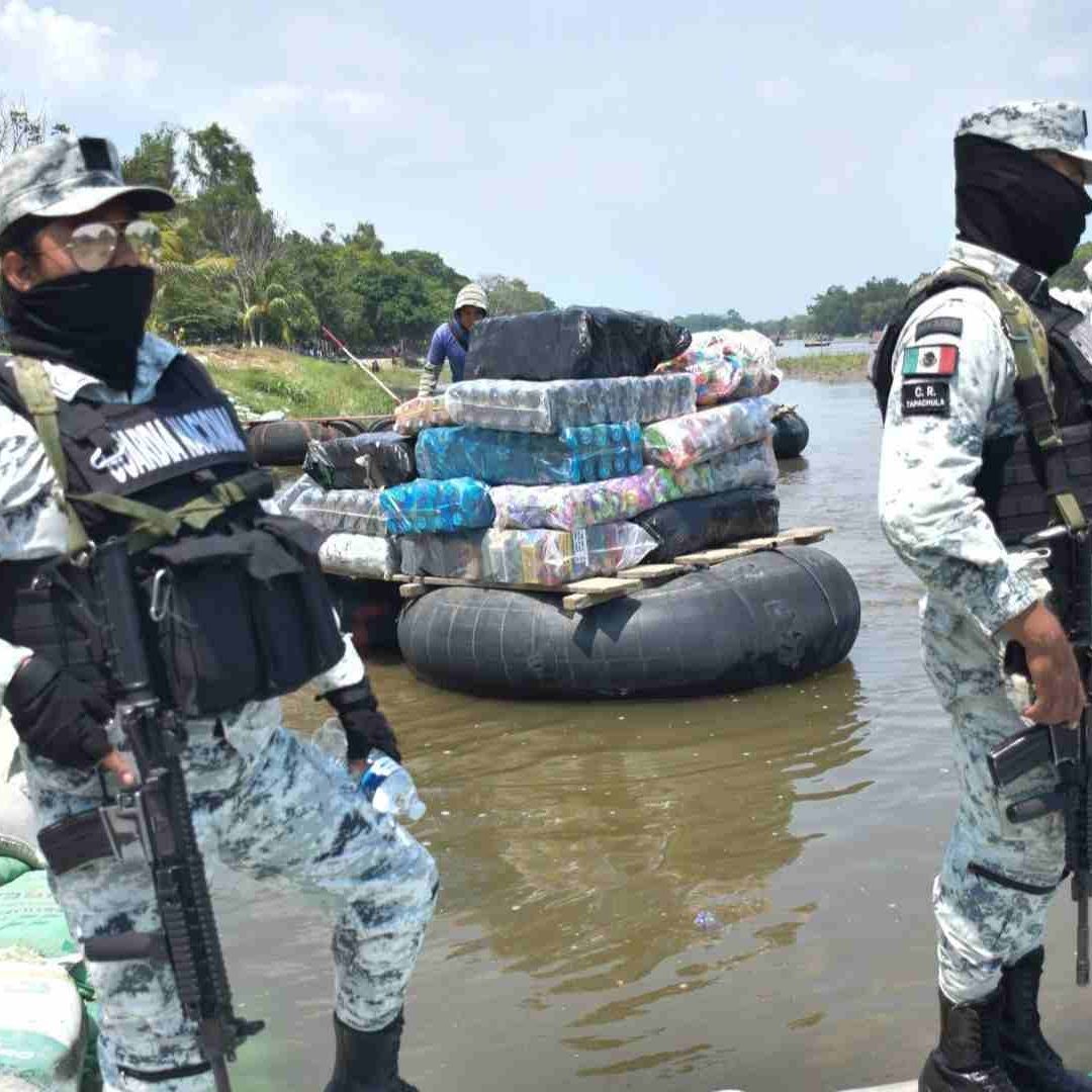 Elementos de la Guardia Nacional en el Río Suchiate