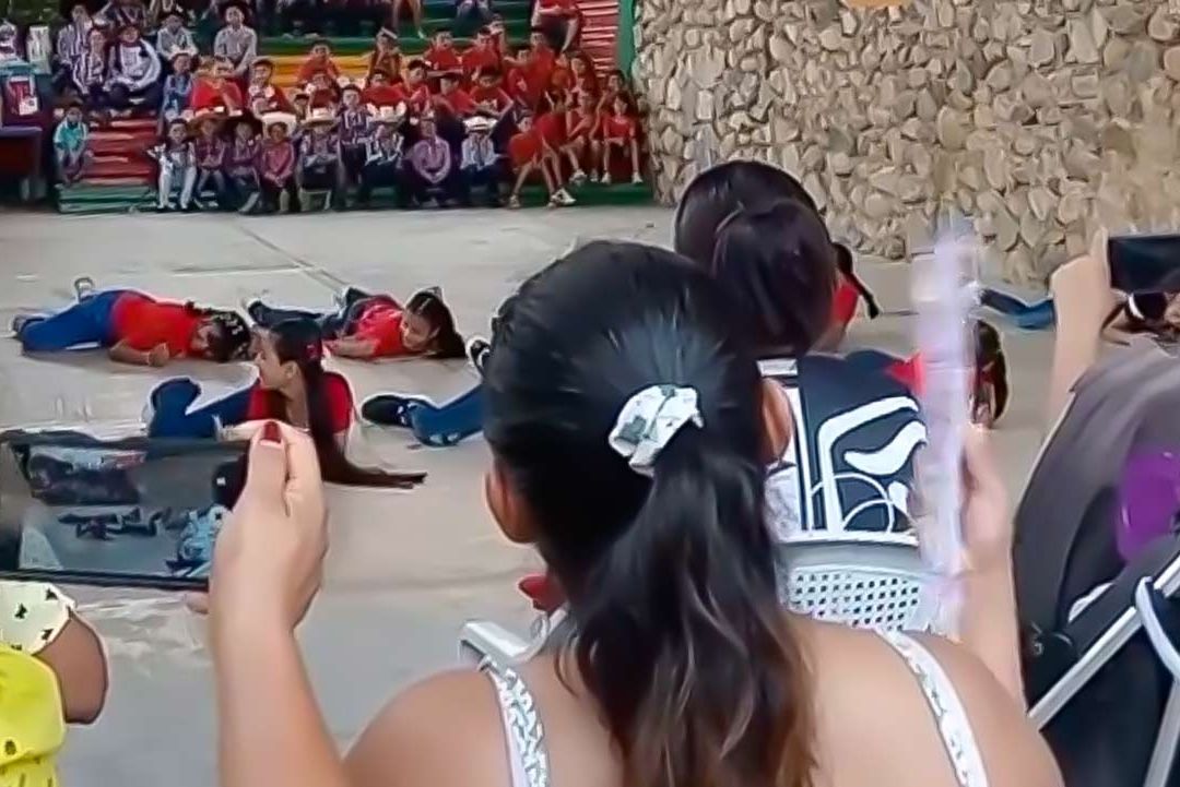 Video: Niños Bailan a sus mamás “TQG” de Shakira y Karol G