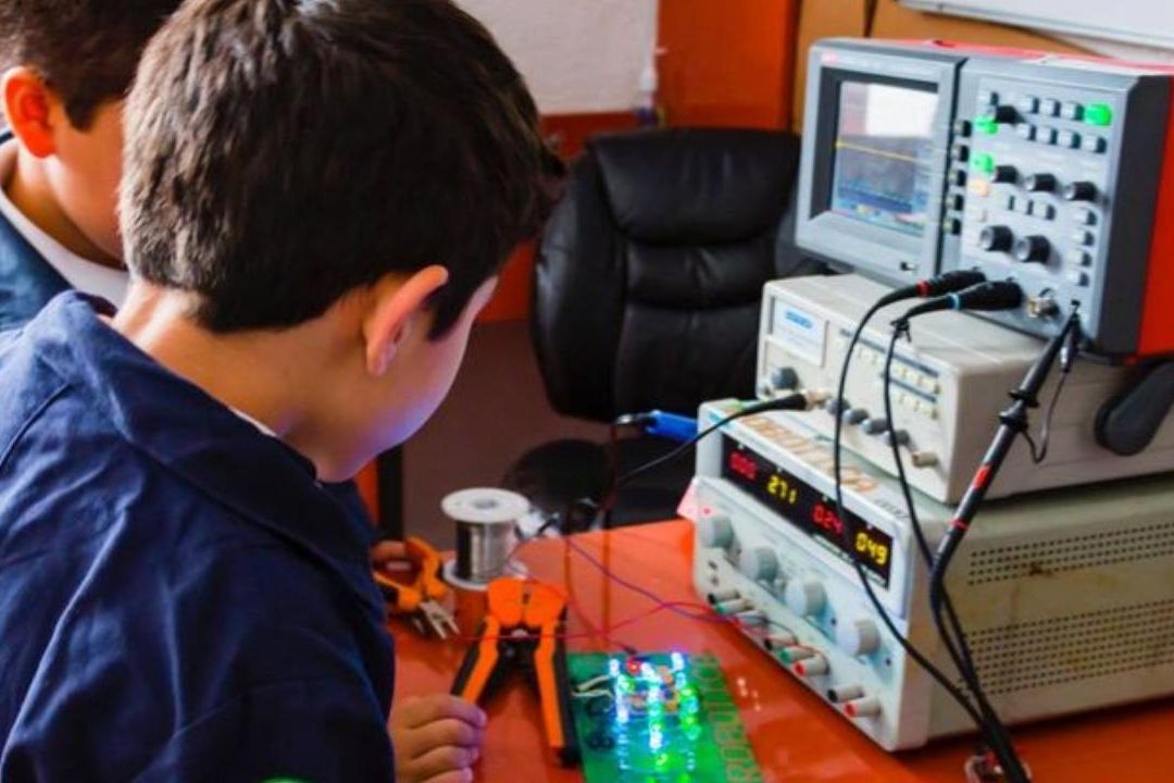 ¿Cómo Estudian los Niños Superdotados? Así es la Dinámica y Sus Materias