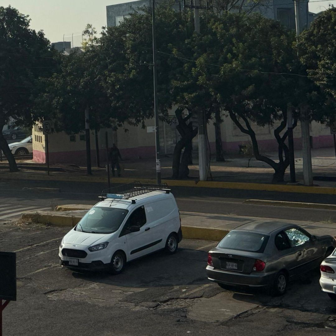 autos estacionados en GAM