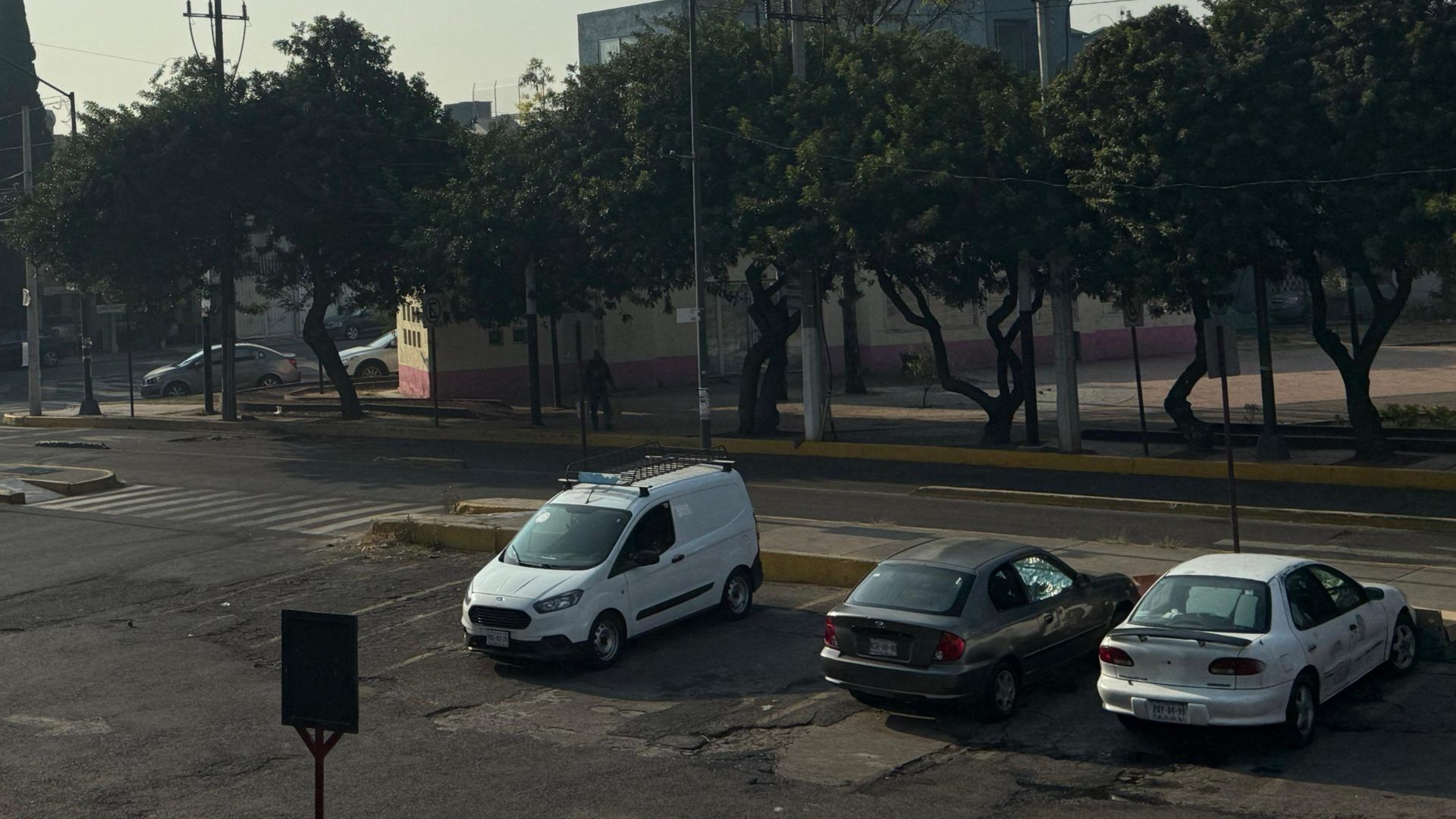autos estacionados en GAM