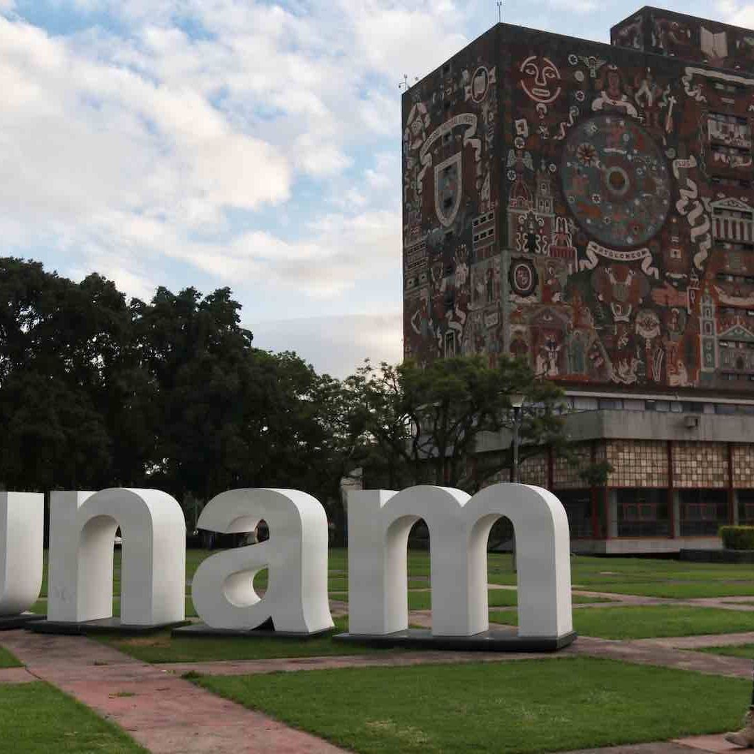 La Beca Elisa Acuña de la UNAM es un pago único de 3 mil 600 pesos