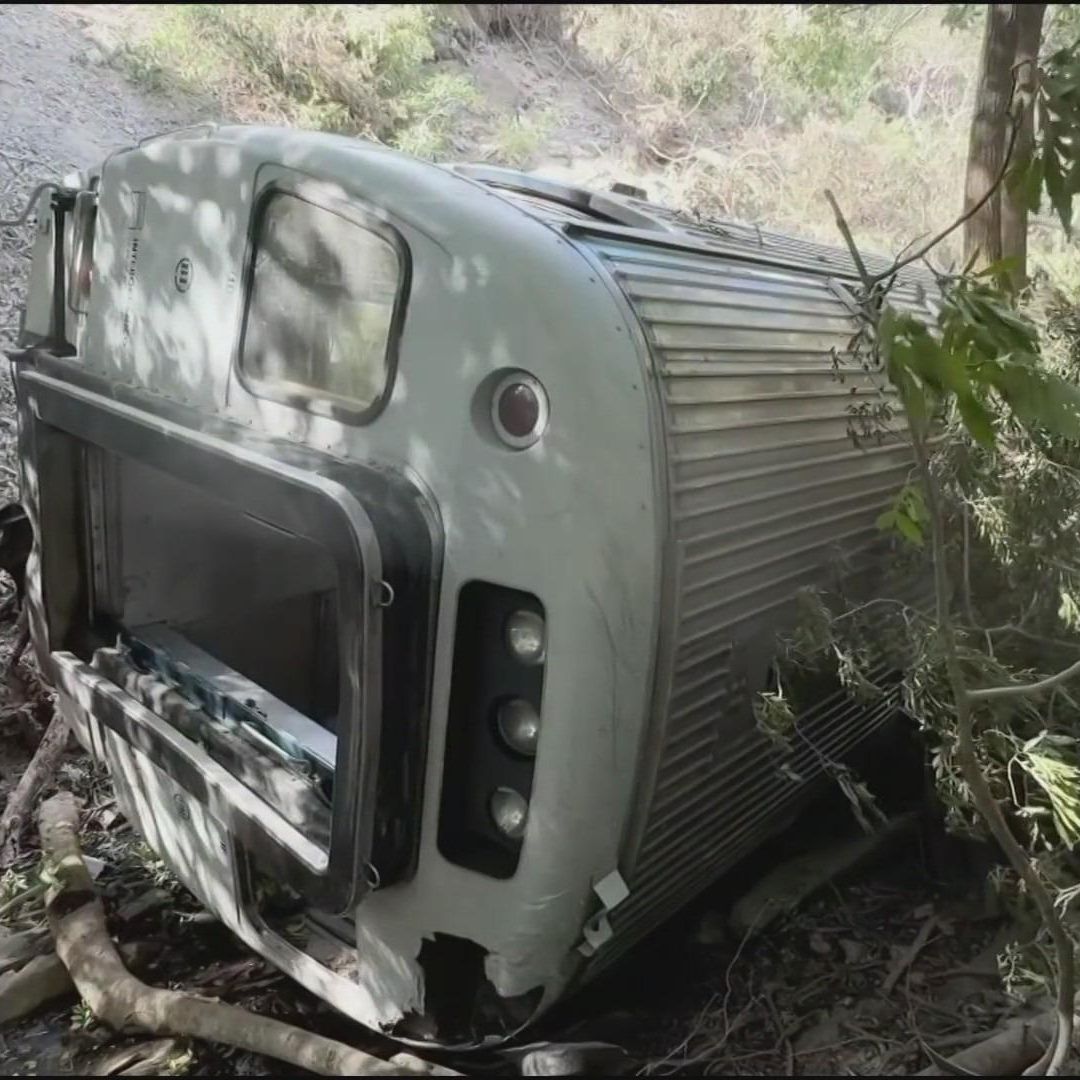 Así Luce el Vagón Ejecutivo que Cayó al Barranco Tras Descarrilamiento del Tren Interoceánico