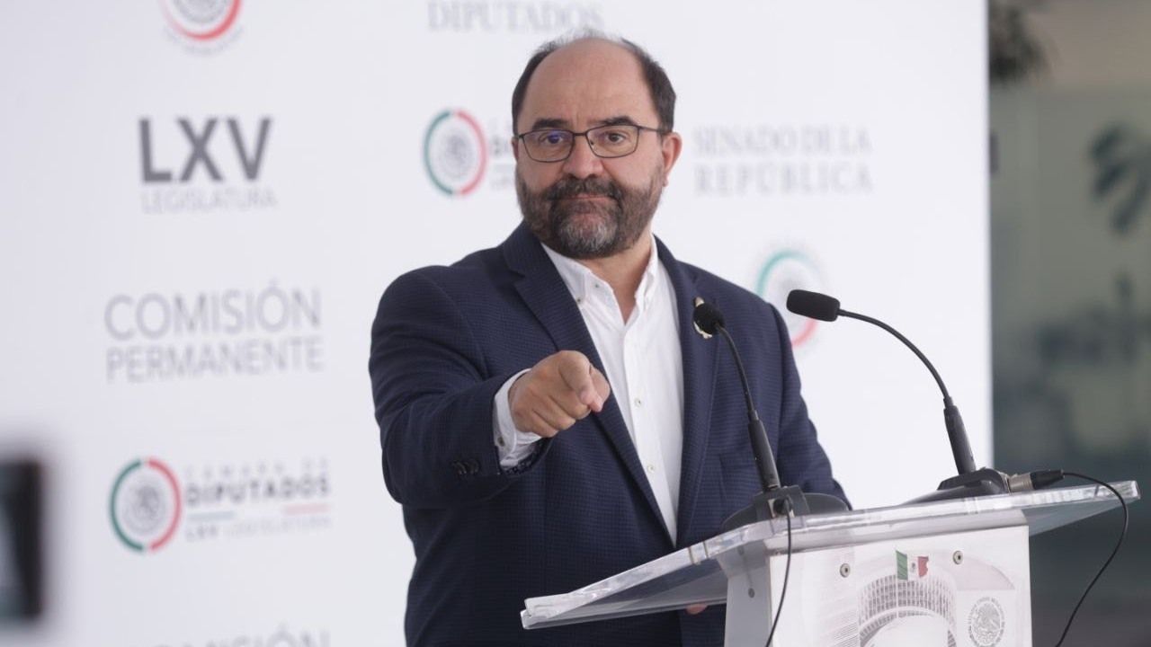Álvarez Icaza pide al titular de Sedena aclarar compra de departamento