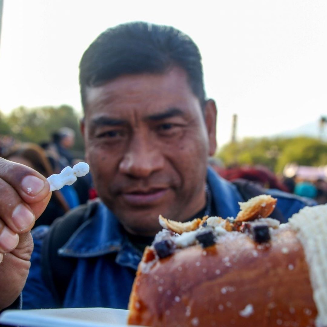 Esta es la Razón por la Que se Deben dar Tamales si te toca el muñeco en la rosca de reyes