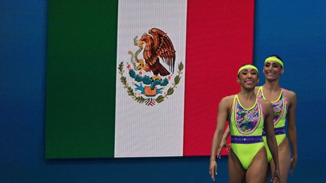 En el N+ Podcast de hoy nadadoras mexicanas ganan oro, reabrirán un hotel para alojar migrantes y Enrique Iglesias canceló su concierto