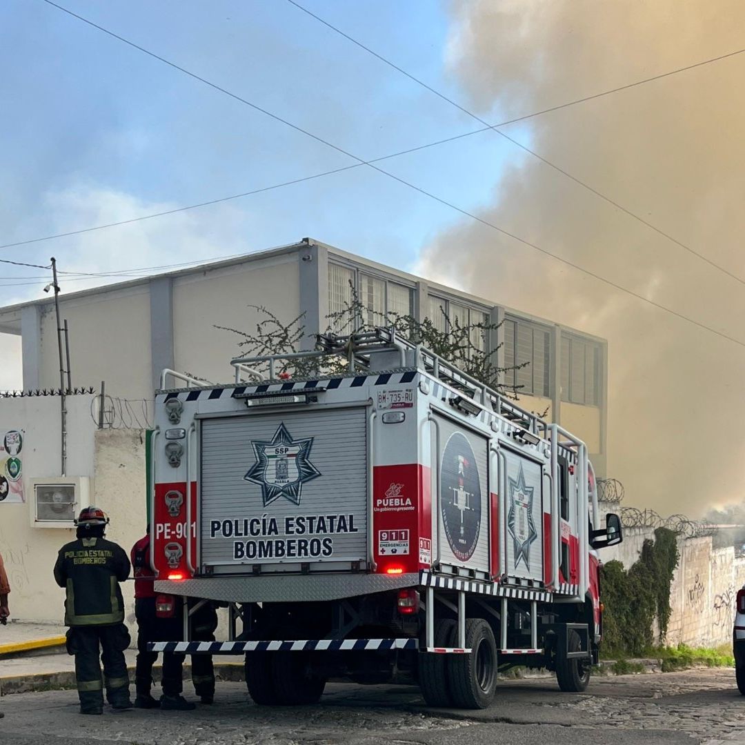 Incendio Bachillerato Elena Garro Calle Nevado de Toluca Colonia SNTE Puebla