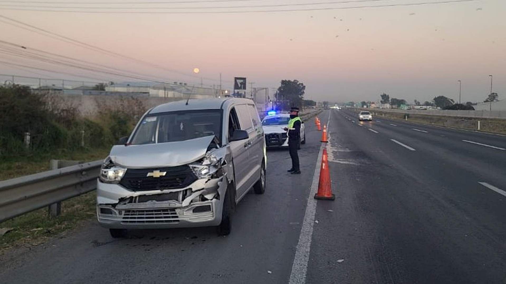 Accidente en la carretera México-Querétaro el 3 de enero de 2026. Foto: X @GN_Carreteras