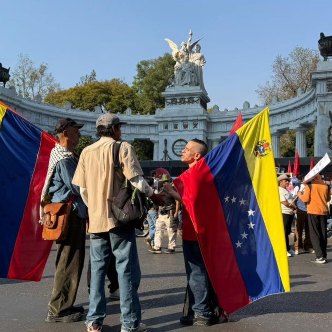 Los manifestantes transitaron por los carriles con dirección al Centro Histórico.