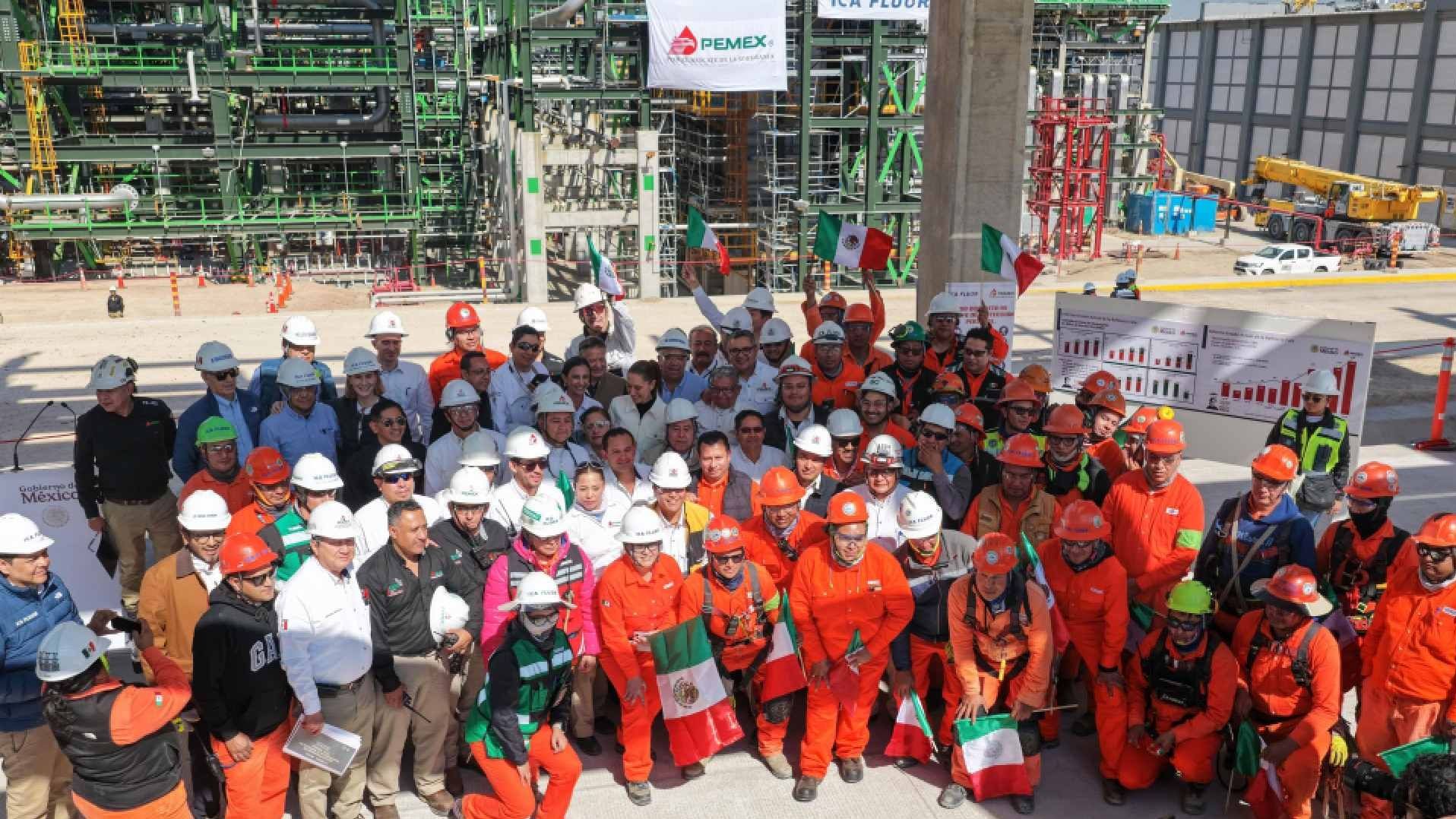 Presidenta Claudia Sheinbaum en Refinería de Tula. Foto: Presidencia