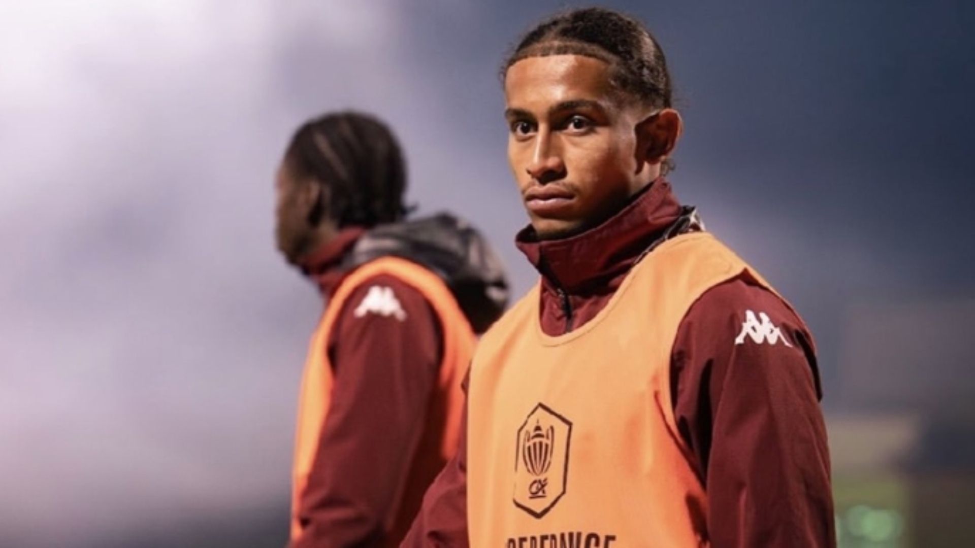 ¿Quién es Tahirys Dos Santos, el Futbolista que Ayudó a su Novia en Incendio de Bar en Suiza?