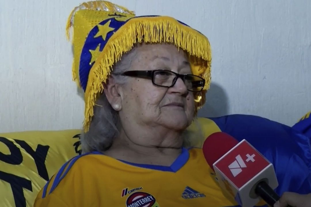 ¡Intensa Abuelita Aficionada de Tigres! Así Vive Su Pasión Felina