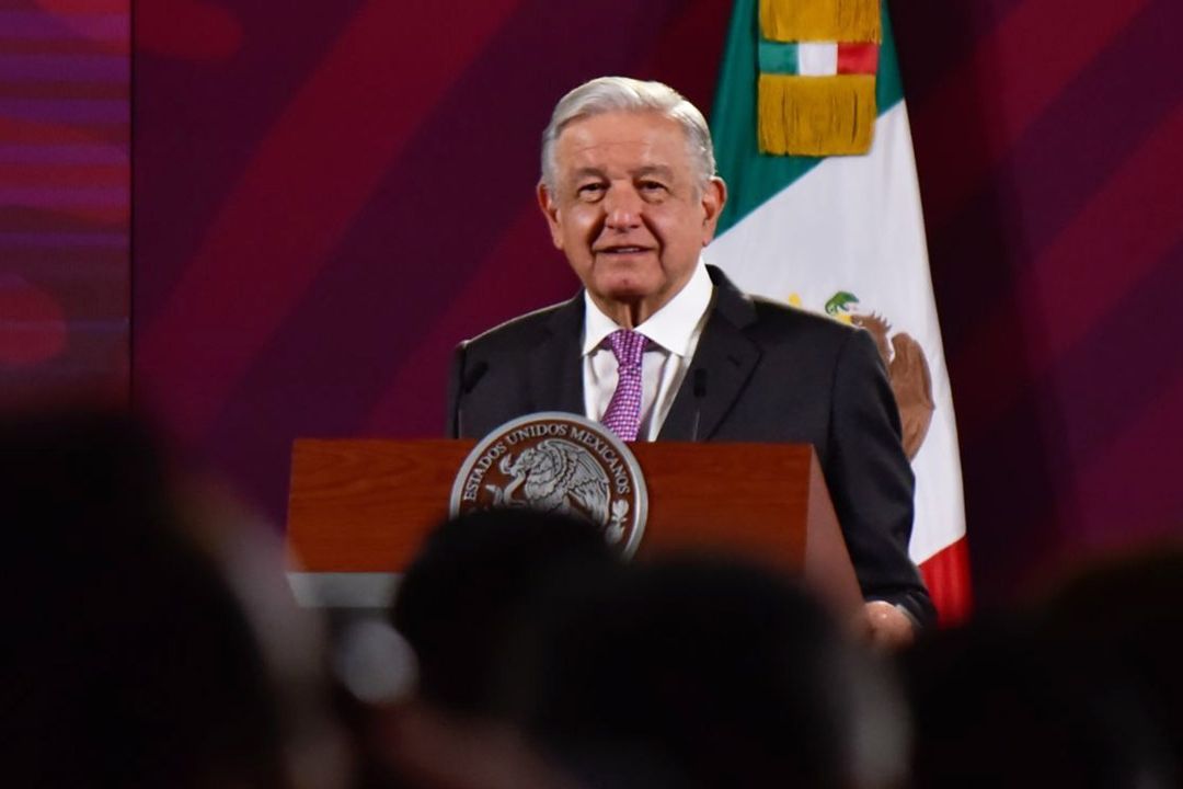 El presidente Andrés Manuel López Obrador presenta su mañanera desde Palacio Nacional