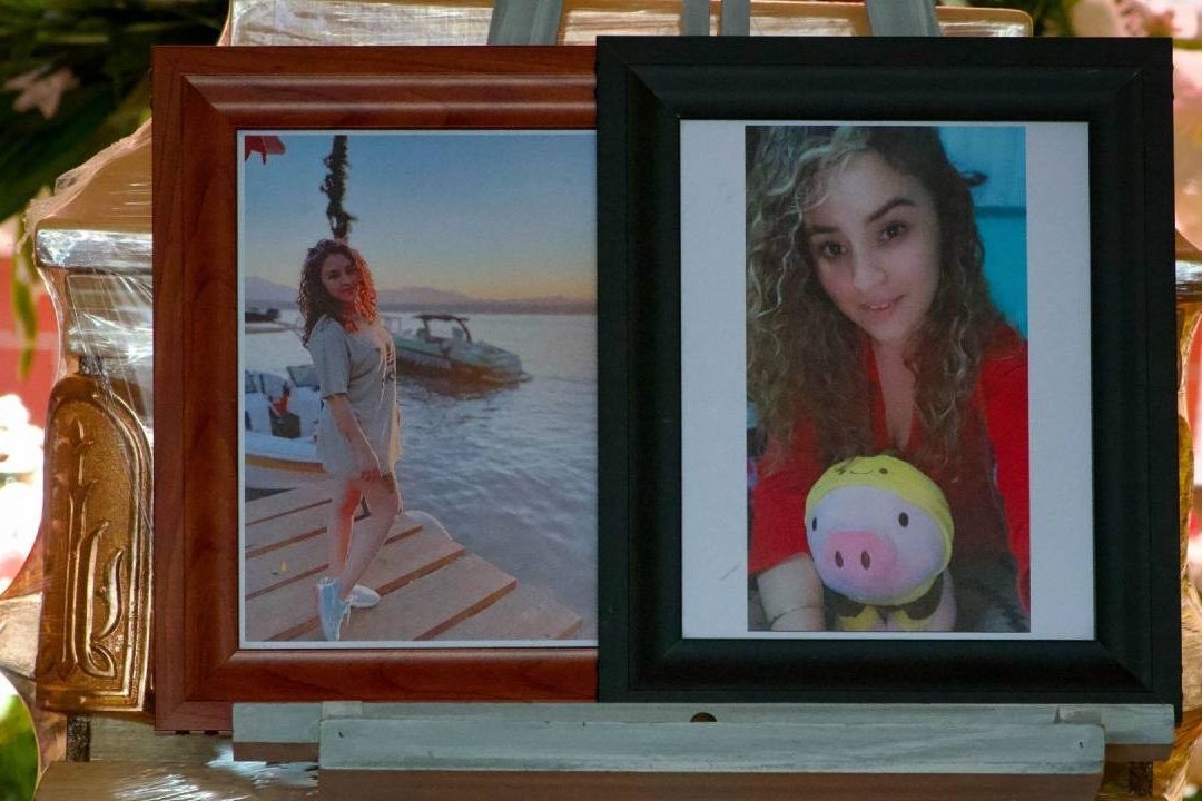 Imágenes de Lesly Martínez, víctima de feminicidio, durante su velorio