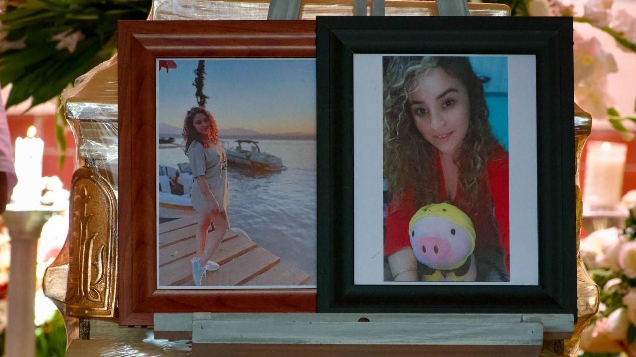 Imágenes de Lesly Martínez, víctima de feminicidio, durante su velorio